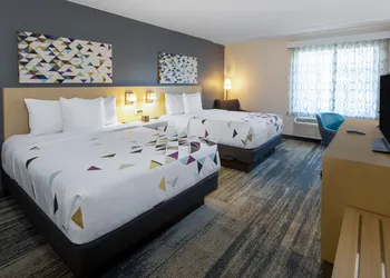 Baymont by Wyndham White Plains - Elmsford hotel thumbnail 8