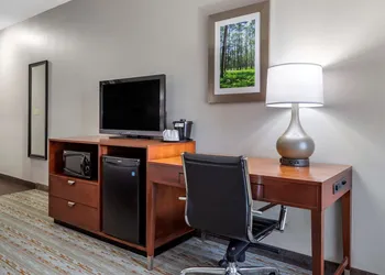 Comfort Inn & Suites Cleveland TX hotel thumbnail 8