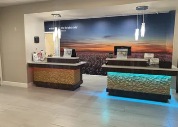 La Quinta Inn & Suites by Wyndham Lubbock North hotel thumbnail 2