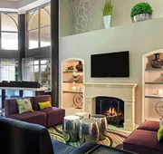 La Quinta Inn & Suites by Wyndham Macon hotel detail image 3
