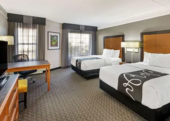 La Quinta Inn & Suites by Wyndham Macon hotel thumbnail 4