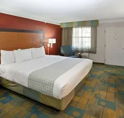 La Quinta Inn by Wyndham Phoenix Sky Harbor Airport hotel detail image 4