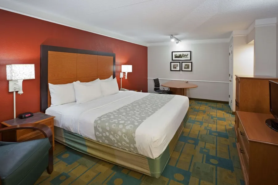 La Quinta Inn by Wyndham Phoenix Sky Harbor Airport hotel detail image 6