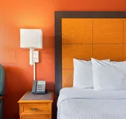 La Quinta Inn by Wyndham Phoenix Sky Harbor Airport hotel detail image 7