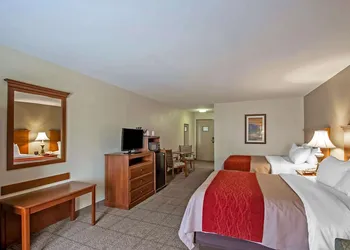 Quality Inn & Suites Germantown North hotel thumbnail 5