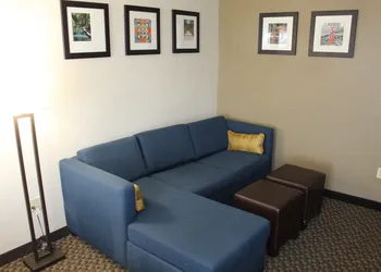 Comfort Inn & Suites Near Six Flags & Medical Center hotel thumbnail 8
