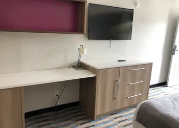 All Seasons Inn & Suites hotel thumbnail 4