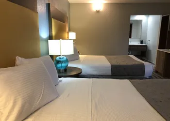 All Seasons Inn & Suites hotel thumbnail 7