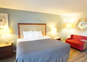 All Seasons Inn & Suites hotel thumbnail 8
