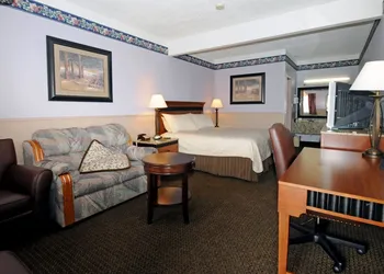 Silver Spruce Inn hotel thumbnail 6