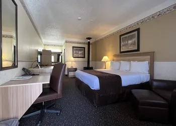Silver Spruce Inn hotel thumbnail 7