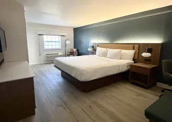 La Quinta Inn by Wyndham Salt Lake City Midvale hotel thumbnail 7