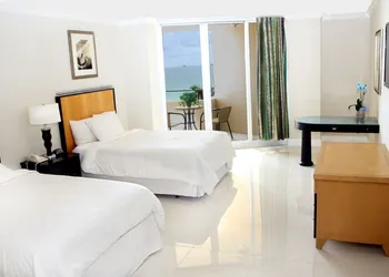 Ocean Manor Beach Hotel hotel thumbnail 8