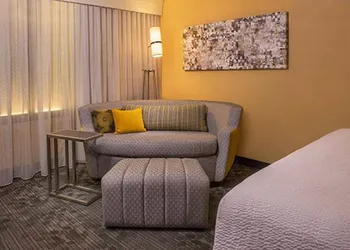 Courtyard by Marriott Layton hotel thumbnail 3