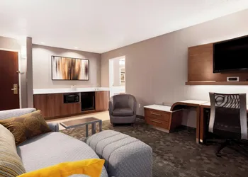 Courtyard by Marriott Layton hotel thumbnail 5