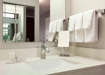 Courtyard by Marriott Layton hotel thumbnail 8
