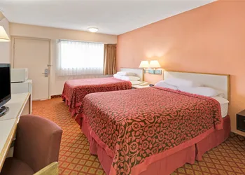 Days Inn by Wyndham Overland Park/Metcalf/Convention Center hotel thumbnail 6