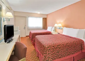 Days Inn by Wyndham Overland Park/Metcalf/Convention Center hotel thumbnail 7
