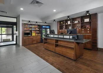 Four Points by Sheraton Kansas City Airport hotel thumbnail 4