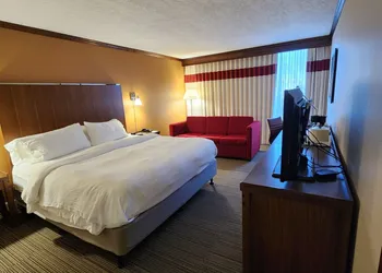 Four Points by Sheraton Kansas City Airport hotel thumbnail 6
