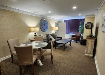 Four Points by Sheraton Kansas City Airport hotel thumbnail 7