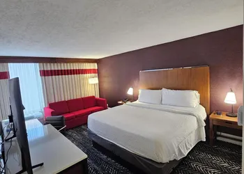Four Points by Sheraton Kansas City Airport hotel thumbnail 8