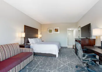 Orangewood Inn & Suites Kansas City Airport hotel thumbnail 4