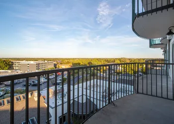 Orangewood Inn & Suites Kansas City Airport hotel thumbnail 5