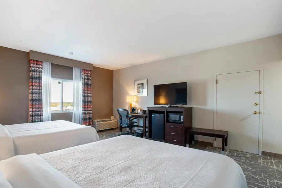 Orangewood Inn & Suites Kansas City Airport hotel detail image 6