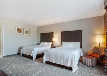 Orangewood Inn & Suites Kansas City Airport hotel thumbnail 8