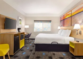 Days Inn by Wyndham Kansas City International Airport hotel thumbnail 6