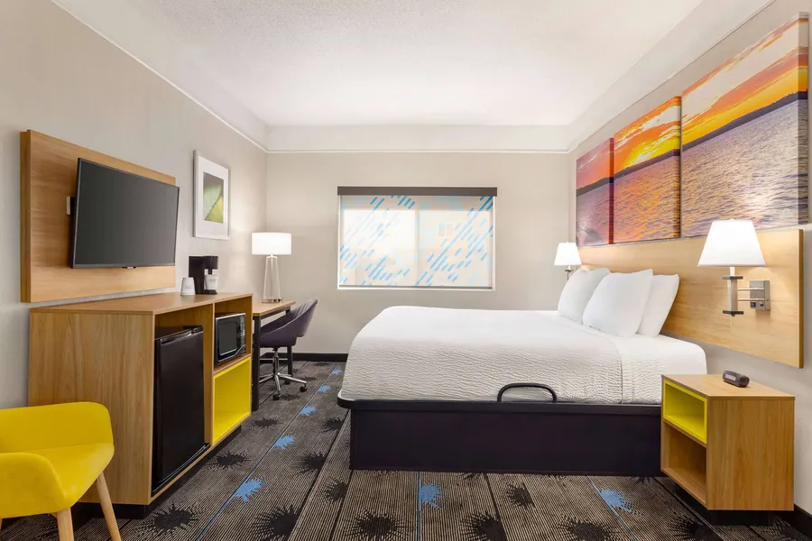 Days Inn by Wyndham Kansas City International Airport hotel detail image 6