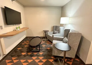 Holiday Inn Kansas City Downtown by IHG hotel thumbnail 5
