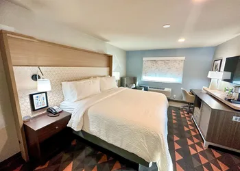 Holiday Inn Kansas City Downtown by IHG hotel thumbnail 7