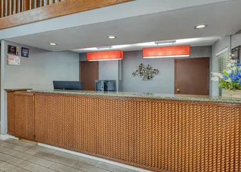SureStay by Best Western Kansas City Country Inn North hotel thumbnail 3