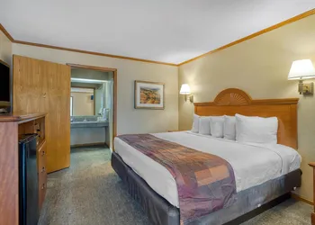 SureStay by Best Western Kansas City Country Inn North hotel thumbnail 8