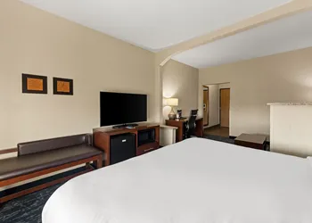Comfort Suites Kansas City - Liberty hotel thumbnail 4