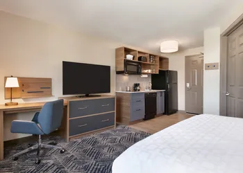 Candlewood Suites Northeast Kansas City by IHG hotel thumbnail 7
