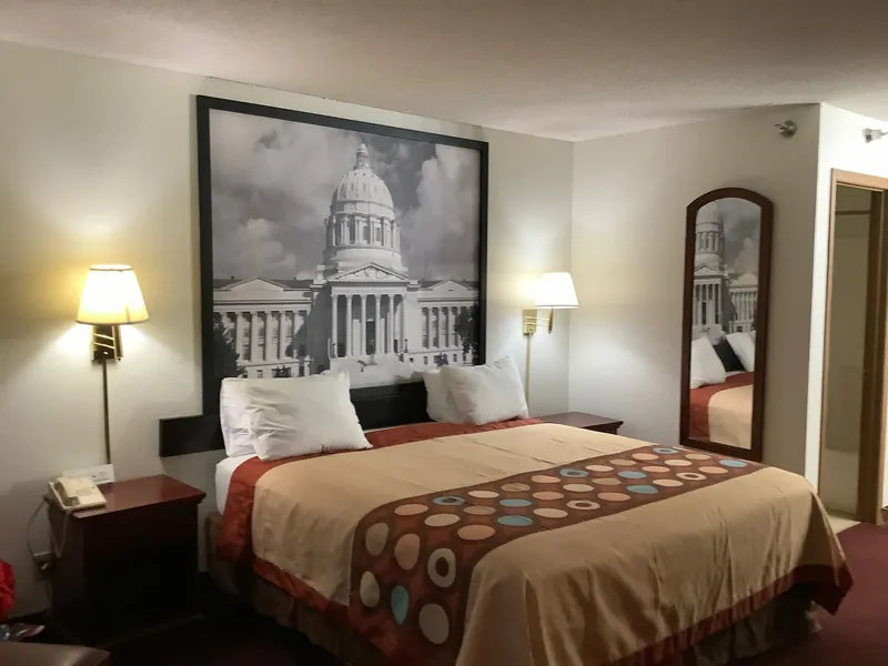 Super 8 by Wyndham Riverside/Kansas City hotel detail image 6