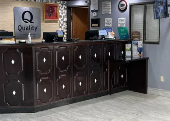 Quality Inn Merriam Kansas City hotel thumbnail 2