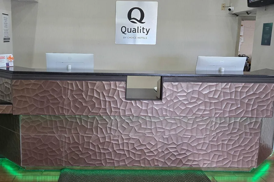 Quality Inn Kansas City International Airport hotel detail image 2