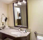 Quality Inn Kansas City International Airport hotel detail image 7