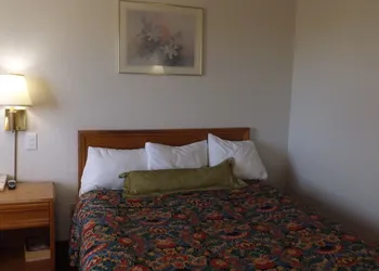 KCI Lodge hotel thumbnail 8