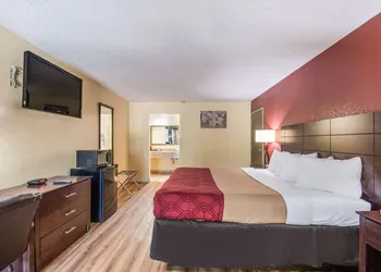 Econo Lodge Kearney - Liberty hotel thumbnail 5