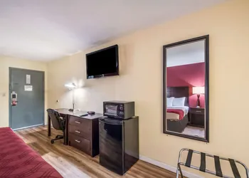 Econo Lodge Kearney - Liberty hotel thumbnail 7