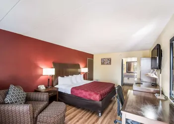 Econo Lodge Kearney - Liberty hotel thumbnail 8