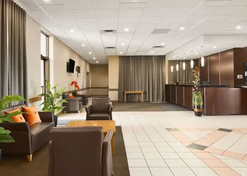 Travelodge by Wyndham Edmonton West hotel thumbnail 3