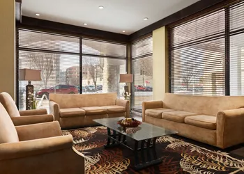 Days Inn by Wyndham Edmonton Downtown hotel thumbnail 2