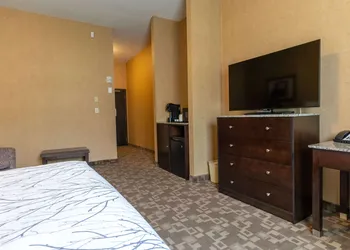 Best Western Plus South Edmonton Inn & Suites hotel thumbnail 4