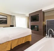 Holiday Inn Express Edmonton Downtown by IHG hotel detail image 4
